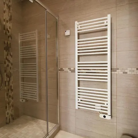 דירה Spacious 4 Bedroom With Sunny Terrace *