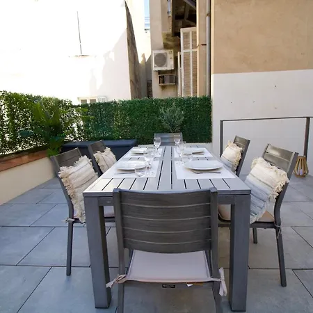 Spacious 4 Bedroom With Sunny Terrace