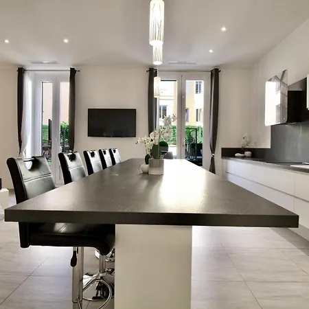 דירה Spacious 4 Bedroom With Sunny Terrace *