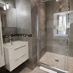 Spacious 4 Bedroom With Sunny Terrace Апартаменты