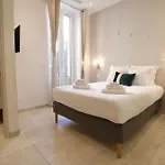 Spacious 4 Bedroom With Sunny Terrace