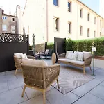 Spacious 4 Bedroom With Sunny Terrace Апартаменты
