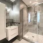Spacious 4 Bedroom With Sunny Terrace Канны