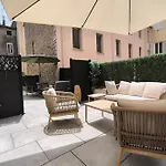 Spacious 4 Bedroom With Sunny Terrace Апартаменты