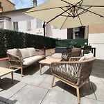 Spacious 4 Bedroom With Sunny Terrace Апартаменты
