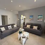 Spacious 4 Bedroom With Sunny Terrace Канны