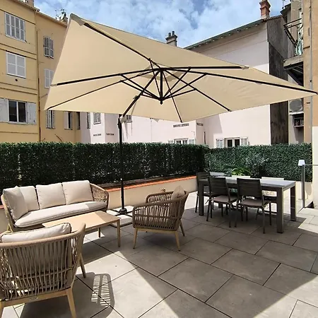 Spacious 4 Bedroom With Sunny Terrace * Канны